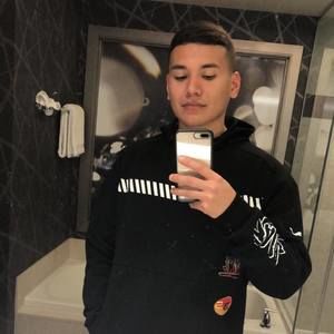 Meet your Posher, Isaac